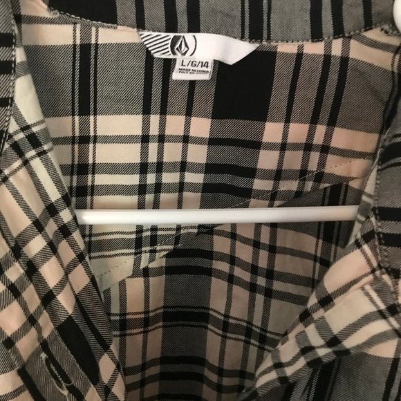 Volcom plaid dress with lace collar - Picture 6 of 7